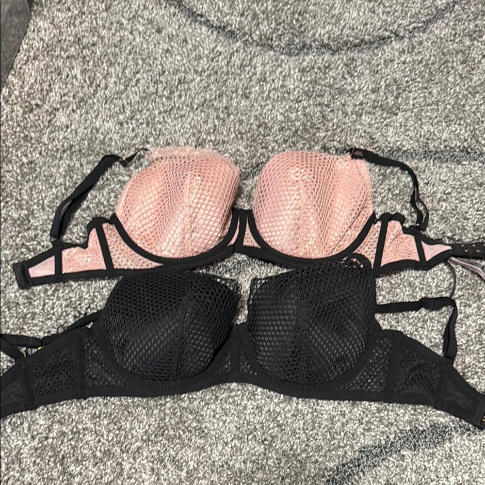 Victoria’s Secret Plunge Underwire Bras 32DDD